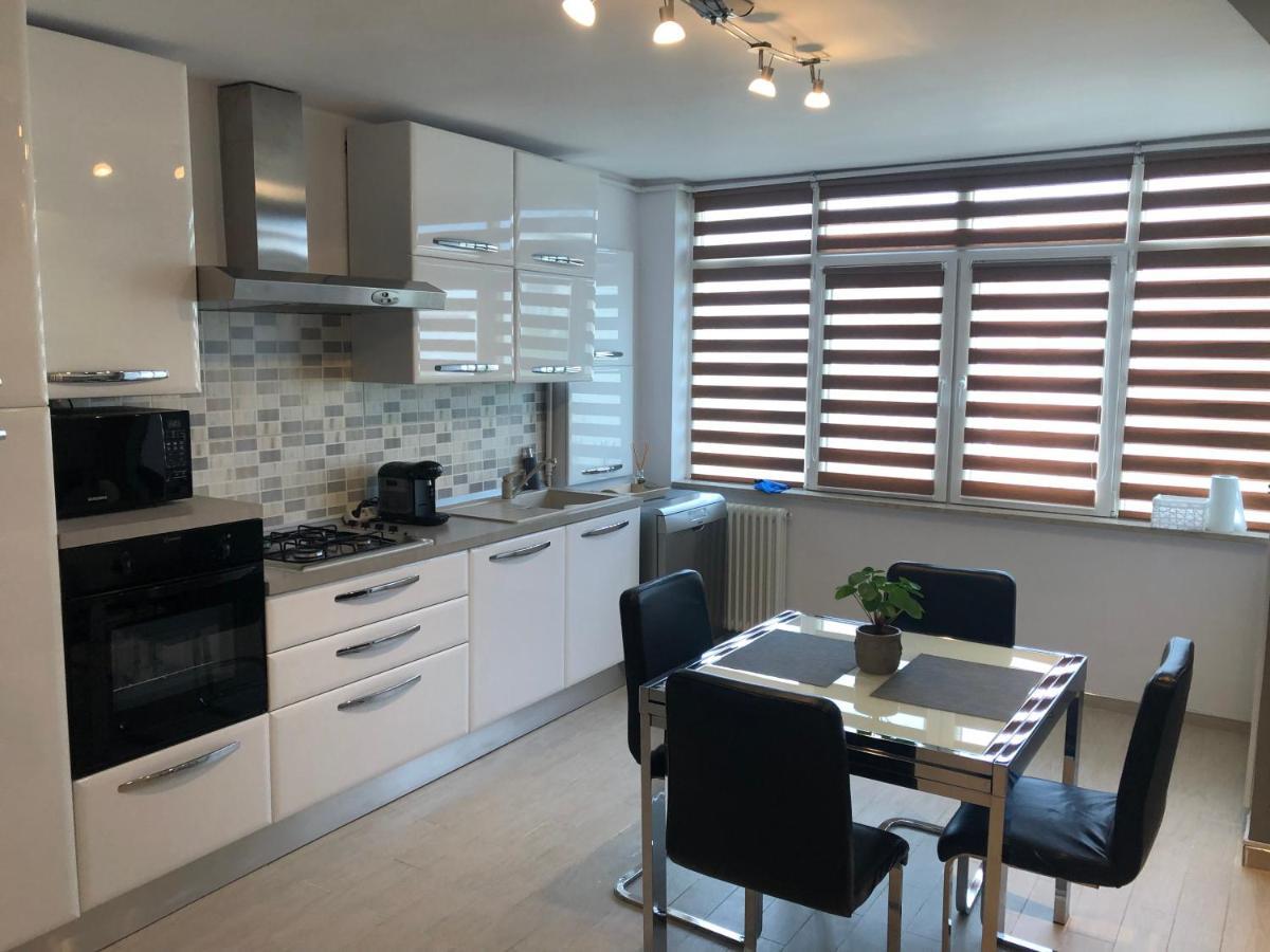 Denis Apartament Турда Екстериор снимка