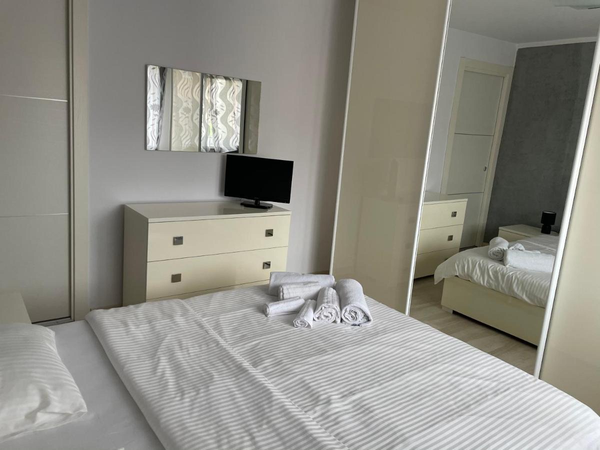 Denis Apartament Турда Екстериор снимка