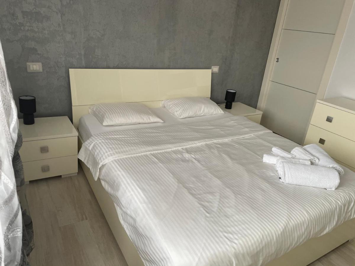 Denis Apartament Турда Екстериор снимка